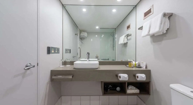 Номер Standard с балконом и с красивым видом из окна DoubleTree by Hilton Alice Springs