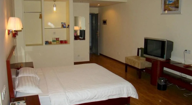 Ruigao Business Hotel(成都瑞高商务酒店), Rezerwuj Hotel Hotele w Qingyang z parkingiem, Parking