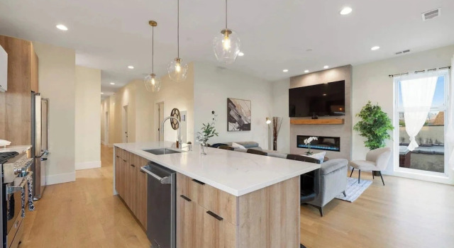 Коттедж New 3bed 2bath Condo With Parking by United Center