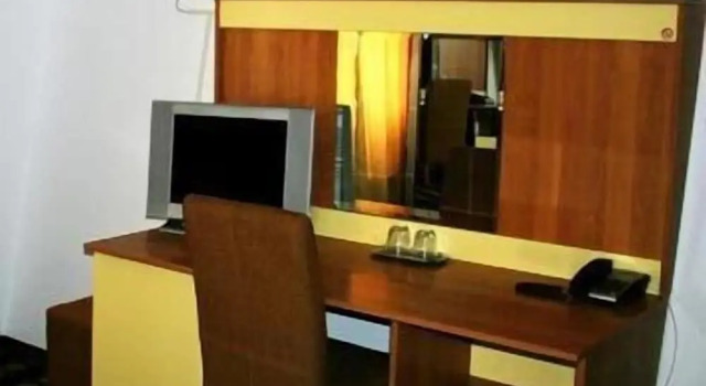Plus Hotel, Rezervovat Hotel 3hvězdičkové hotely v Craiova, 3*