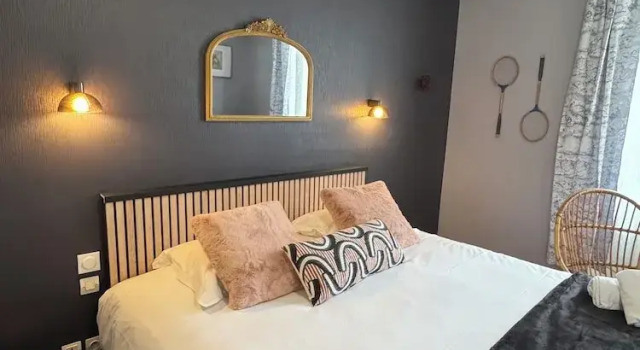 Двухместные апартаменты Le Clos Du Pontic Logis et CitHotel