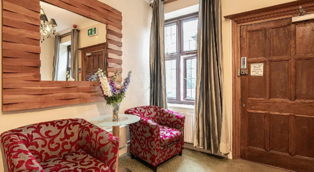 Barrington Lodge, Забронировать Отель Кроли Западный Суссекс