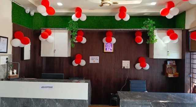 Shri Girraj Residency