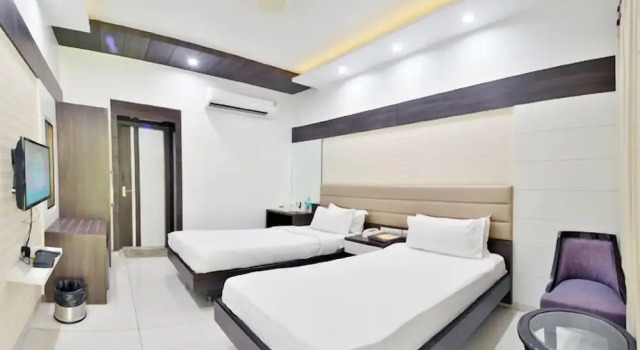 Deluxe Doppel Zimmer mit Blick Jhansi Hotel