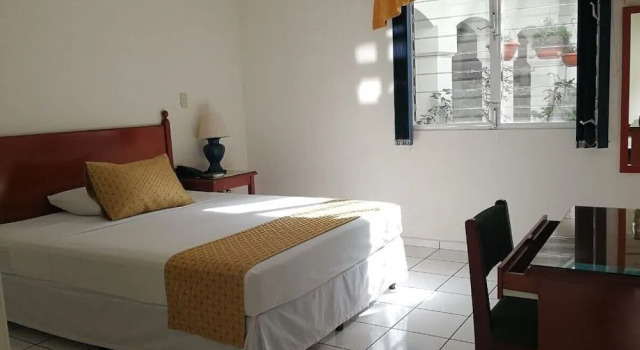 Hotel Villa Serena San Benito, Забронировать Отель Отели Сан-Сальвадора с завтраком, рядом с San Salvador Bicentennial Park, Завтраки