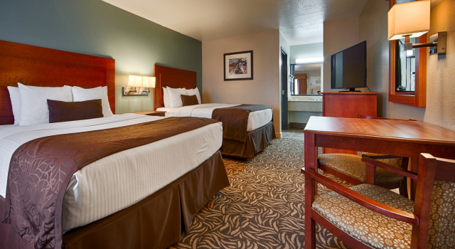 Четырёхместный номер Standard Best Western Regency Inn & Suites
