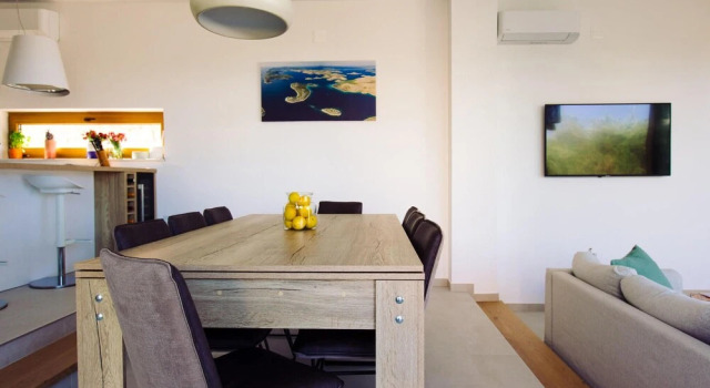 Beautiful Home in Turanj With 4 Bedrooms, Wifi and Outdoor Swimming Pool, Đặt Khách sạn Khách sạn ở Turanj có hồ bơi, Hồ bơi