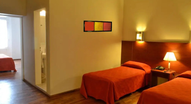 Четырёхместный номер Standard Gran Hotel Victoria Cordoba Argentina