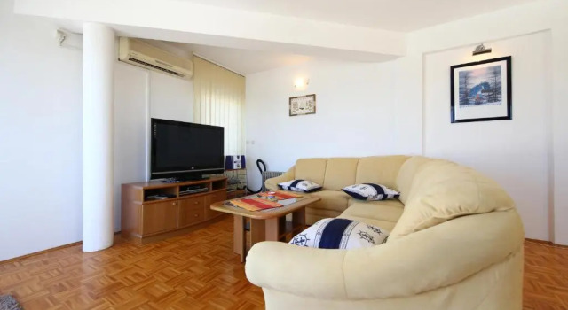Apartment Jasenka, Book Lejlighed Hoteller i Pakostane med pool, Swimmingpool