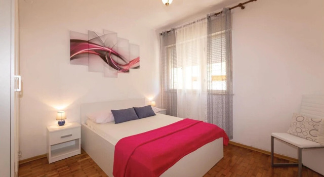 Beautiful Apartment in Zadar With 2 Bedrooms, Wifi and Outdoor Swimming Pool