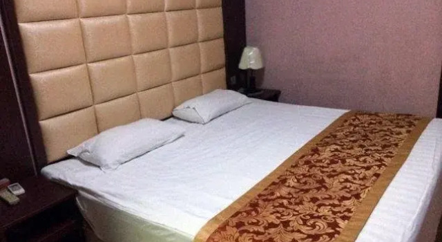 Yunyang Express Hotel, Prenota Hotel Hotel e alloggi a Xinji, Hotel