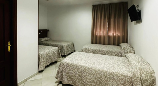 Hotel Quitagolpe, Забронировать Отель Херес-де-ла-Фронтера Коста-де-ла-Лус, рядом с Зоопарк и ботанический сад