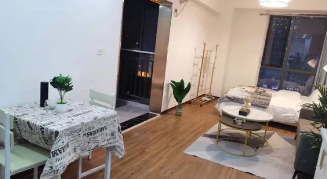 Двухместный люкс с 3 комнатами Xuanxuanli Homestay (Yichang Duhui Junbo Branch)