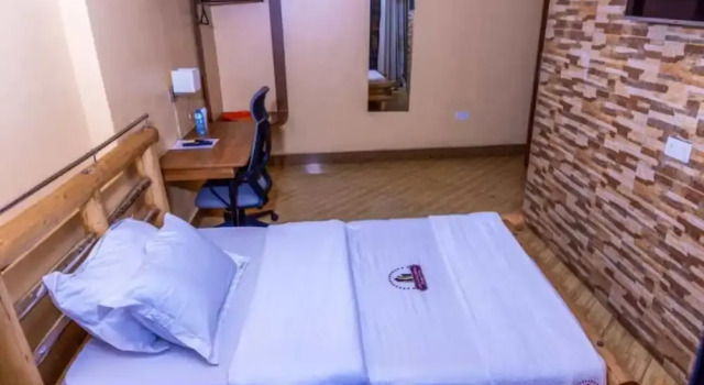 Amicus Hotel