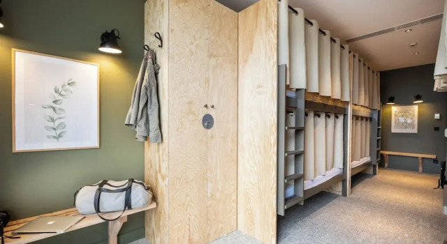 Auberge Le Bout du Parc, Book Hostel / Vandrerhjem Versailles Yvelines