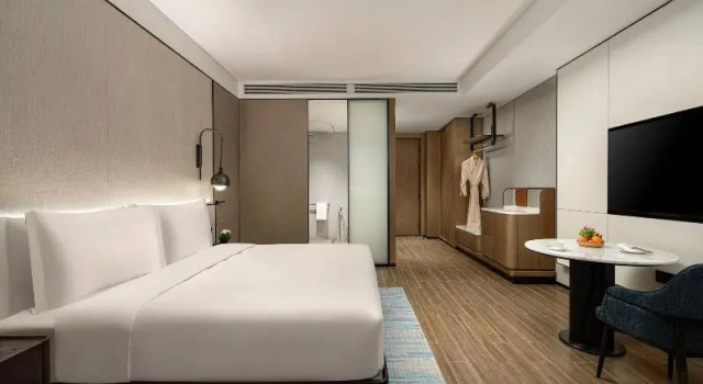 Двухместный номер Standard с балконом Crowne Plaza Sanya Yazhou Bay by IHG