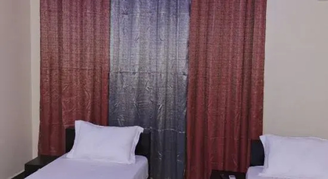 Номер Standard Room-deluxe Twin Beds in Royal Blue Gues