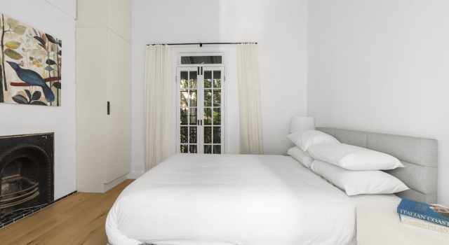 Bright 2 Bed House in Surry Hills, Забронировать Апартаменты/квартира Отели Сиднея с парковкой, рядом с Hansom Cab Place Park, Парковка