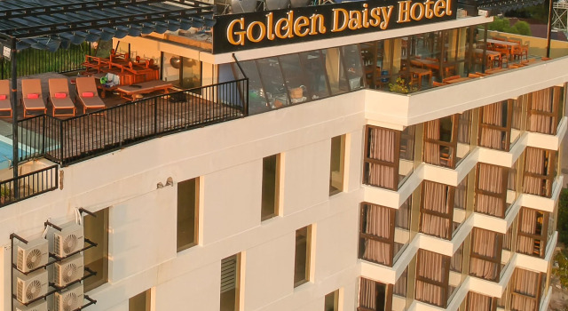 Golden Daisy Hotel
