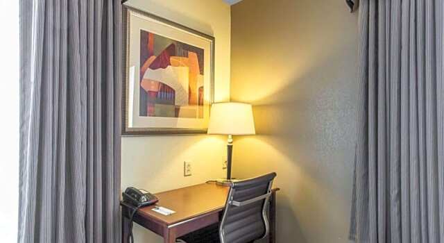 Люкс Comfort Inn & Suites Madisonville