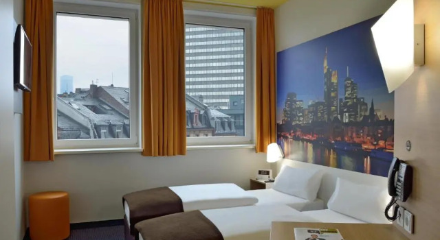 Трёхместный номер Standard B&B HOTEL Frankfurt-Hbf
