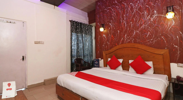 OYO 64747 Hotel Fabolosa