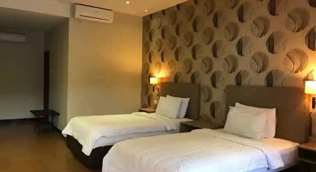 Narisha Guesthouse, Забронировать Отель Отели Купанг с завтраком, Завтраки