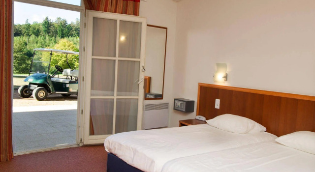 Golf de Saint Junien, Rezerwuj Hotel Hotele w Haute-Vienne z basenem, Basen