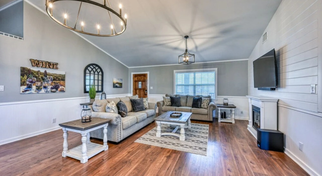 Wow! Exceptional House With Inviting Fire Pit!, Забронировать Отель Бизнес-отели Фредериксберг, рядом с Музей объединенной церкви, 4* 5*
