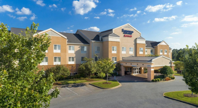 Кровать в общем номере Fairfield Inn & Suites Auburn Opelika