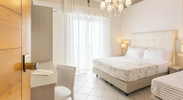 Трёхместный номер Standard с видом на море Hotel Alda B&B