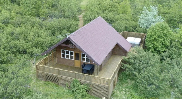 Коттедж с 3 комнатами Cozy Cottage in Icelandic nature with Hot tub
