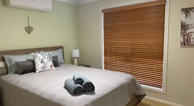 SPECTACULAR WATERFRONT Canal Home, BRIBIE ISLAND, Prenota Hotel Hotel a Queensland con parcheggio, Parcheggio