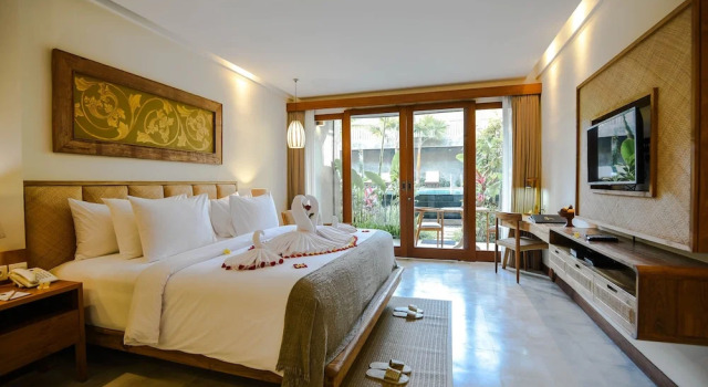 Люкс с балконом Purana Suite Ubud