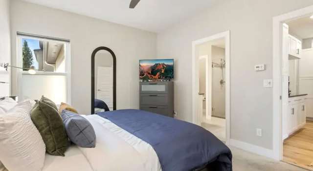 Коттедж Rams Roost Rooftop Hot Tub, Patio & Family Fun