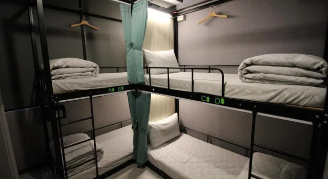 Кровать в общем номере (мужской номер) Backpackers Hostel - Ximen
