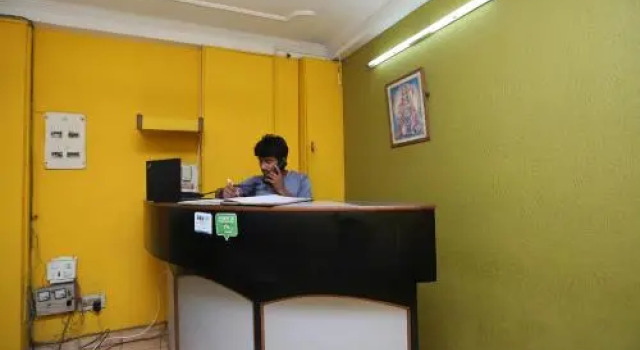 OYO 27615 Ss Hotel International