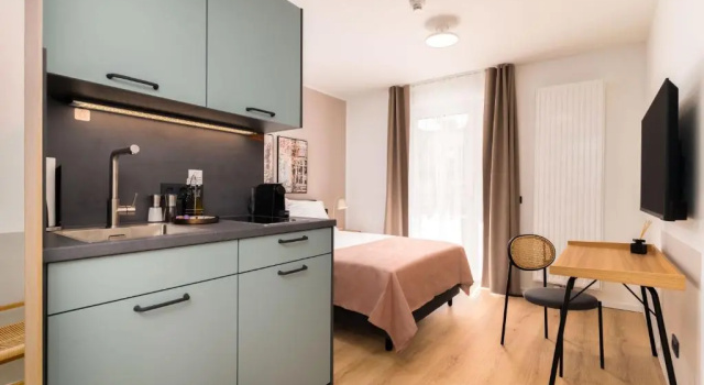 Одноместный люкс с балконом Limehome Vienna Favoritenstr