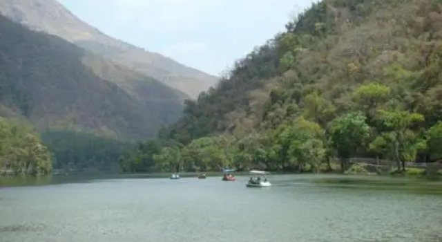 Valley Facing Chalet, 4 Hrs From Delhi, Забронировать Шале Виллы Нахан, Вилла