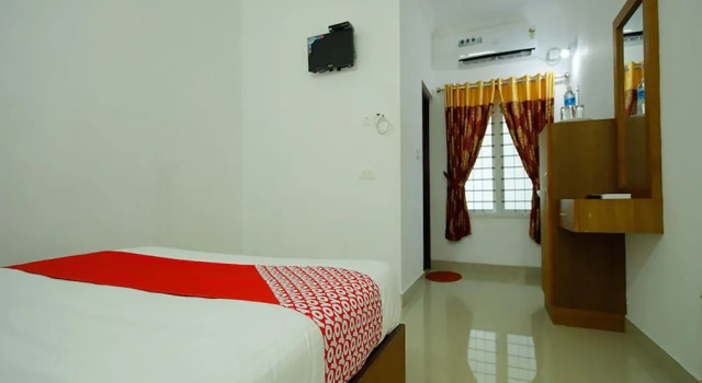 Oyo 26964 Palm View Residency