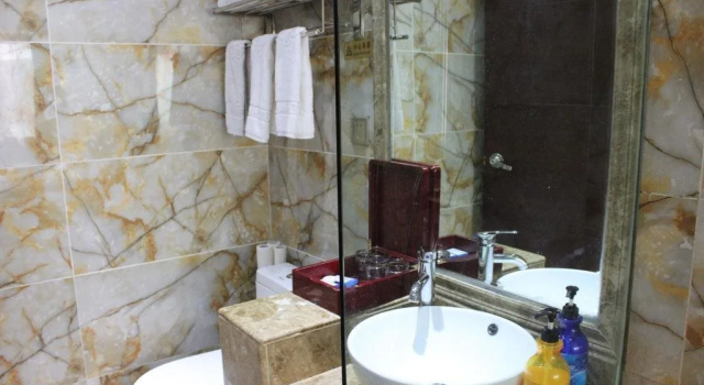 Youlian Hotel Kunming, Book Hotel Hoteller i Kunming med parkering, Parkering