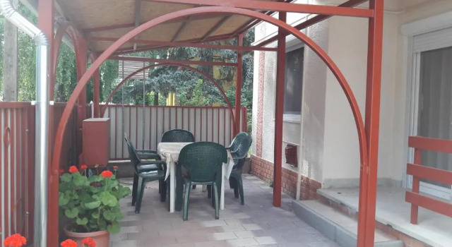 Апартаменты Gyöngyvirág Apartmanház