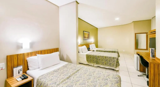Трёхместный номер Standard Plaza Inn Augustus - Downtown