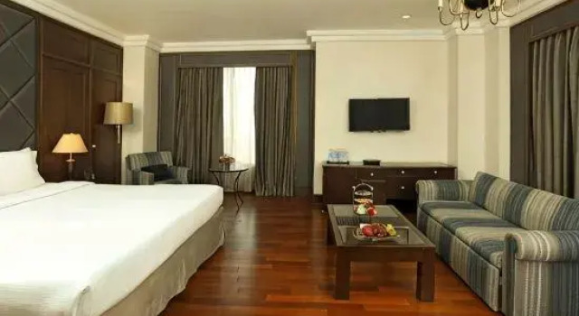 Полулюкс Eros Hotel New Delhi by IHG