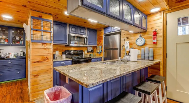 Коттедж Easy-access Pigeon Forge Cabin w/ Hot Tub!