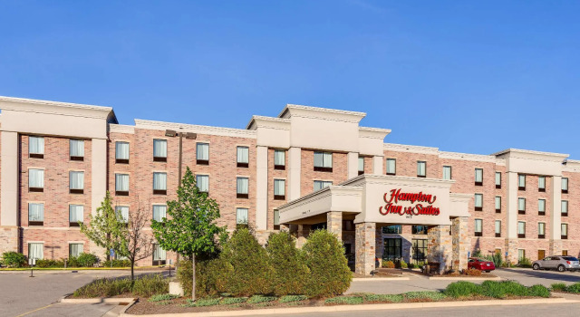 Четырёхместный номер Standard Hampton Inn & Suites West Bend