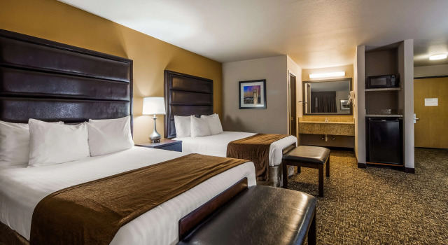 Четырёхместный номер Standard Best Western Oak Meadows Inn