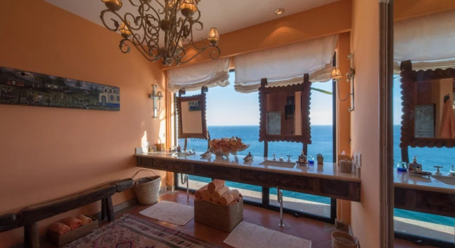 Sophisticated Cliffside Platinum Villa Turquesa 9BR Overlooking the Pacific, Забронировать Вилла Отели Южной Нижней Калифорнии с парковкой, Парковка