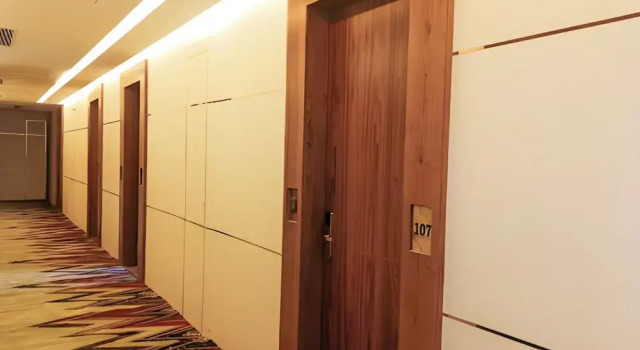 Hotel Maharaja Crest, Забронировать Отель Отели Джамму и Кашмира с парковкой, Парковка