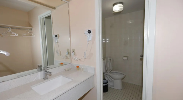 Номер Comfort Fullerton Manor Inn